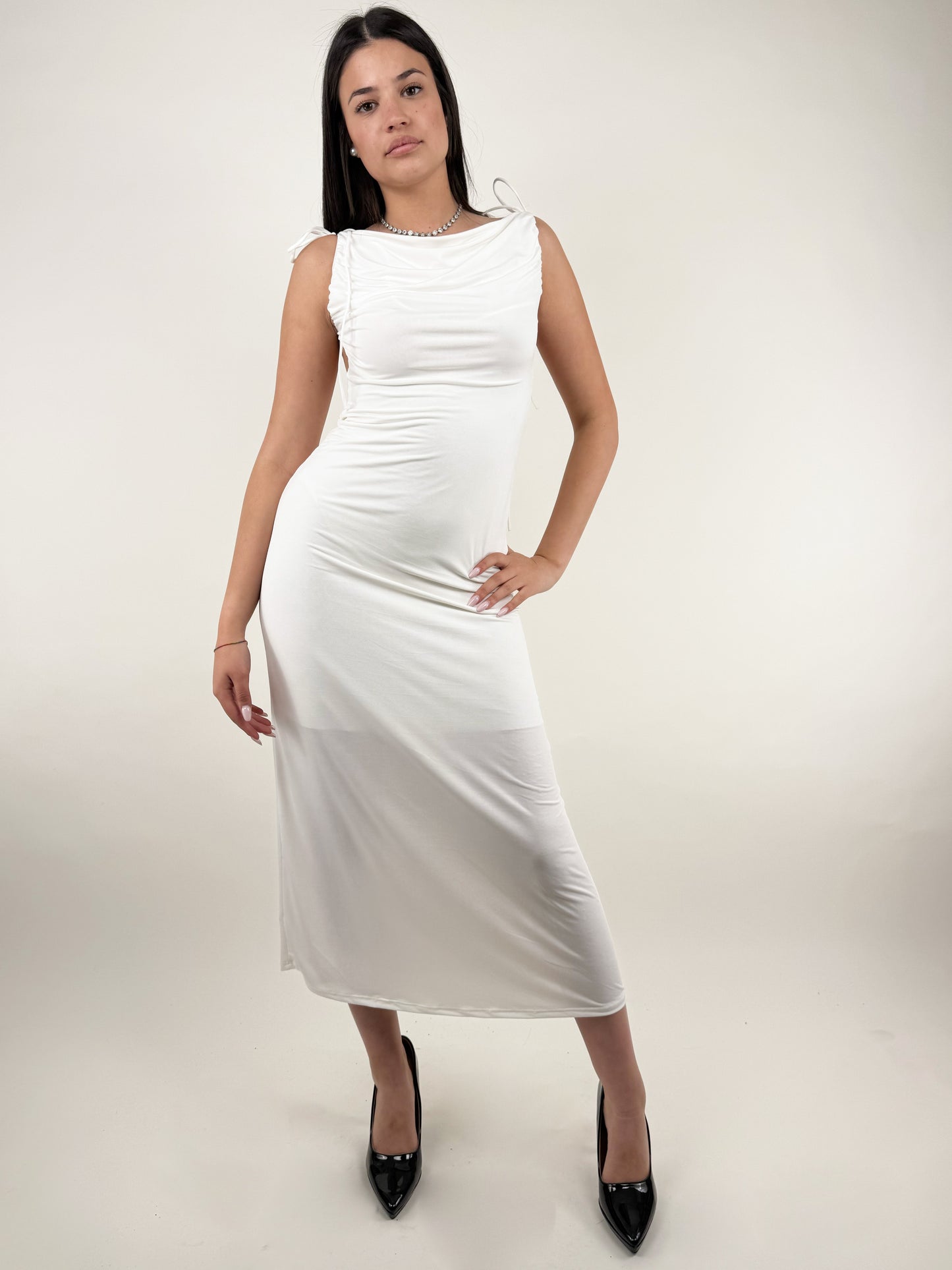 ABITO BIANCO MUSE