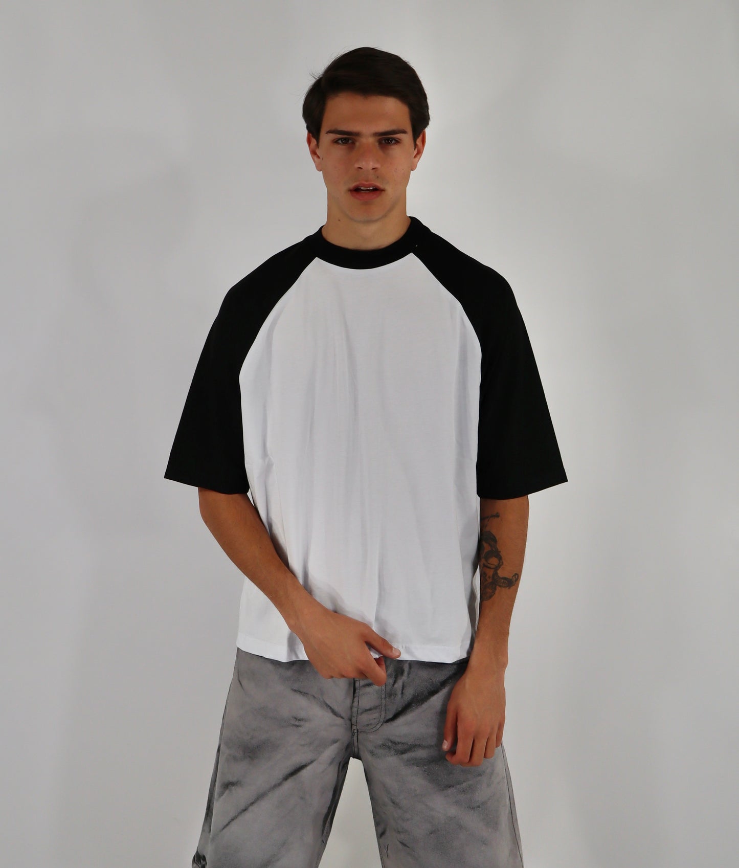 T-SHIRT BLACK
