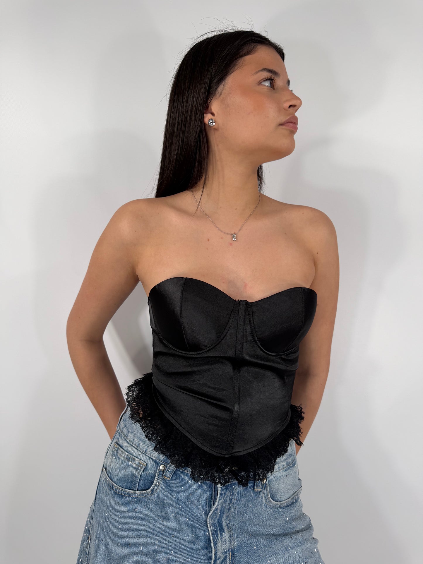 CORSETTO NERO ELEGANTE